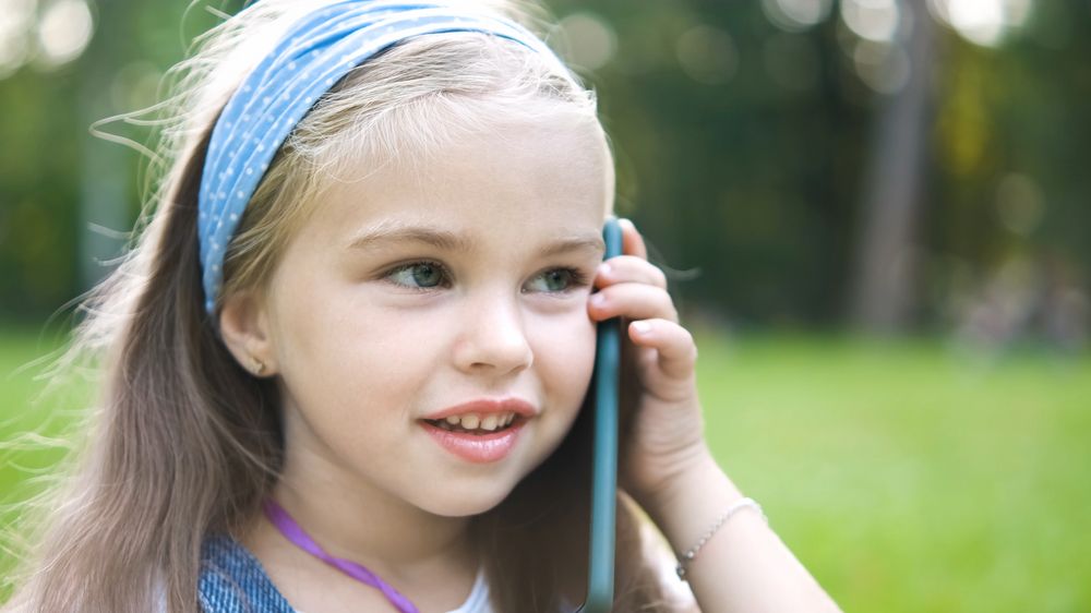 Irské město se shodlo na zákazu chytrých telefonů pro malé děti